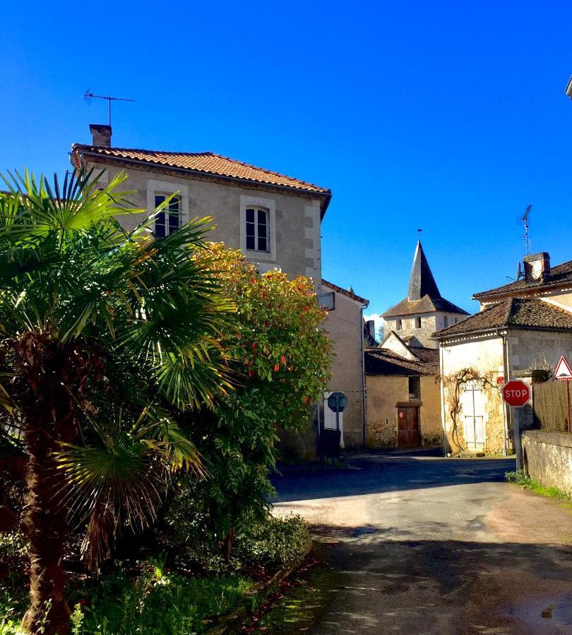 Lapartment Du Perigord Javerlhac-et-la-Chapelle-Saint-Robert المظهر الخارجي الصورة